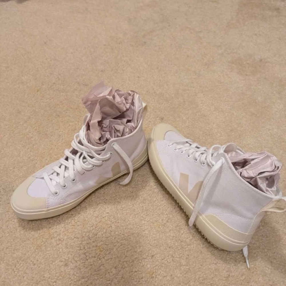 Veja Women's Cream and White High-Top Tennis Sneakers